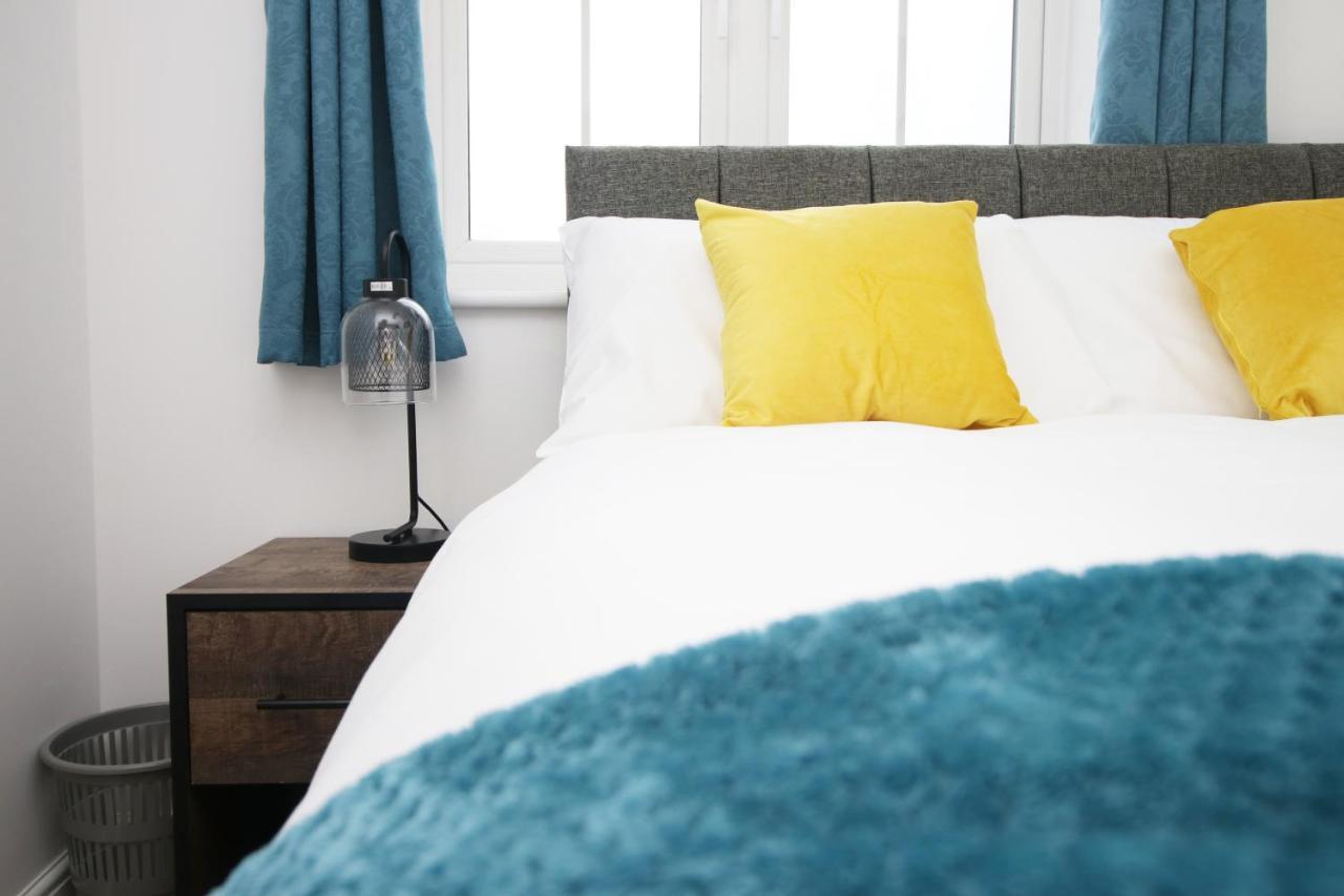 Delft - Spacious Home, High Speed Wi-Fi, Free Parking, Terrace Swindon Exterior foto
